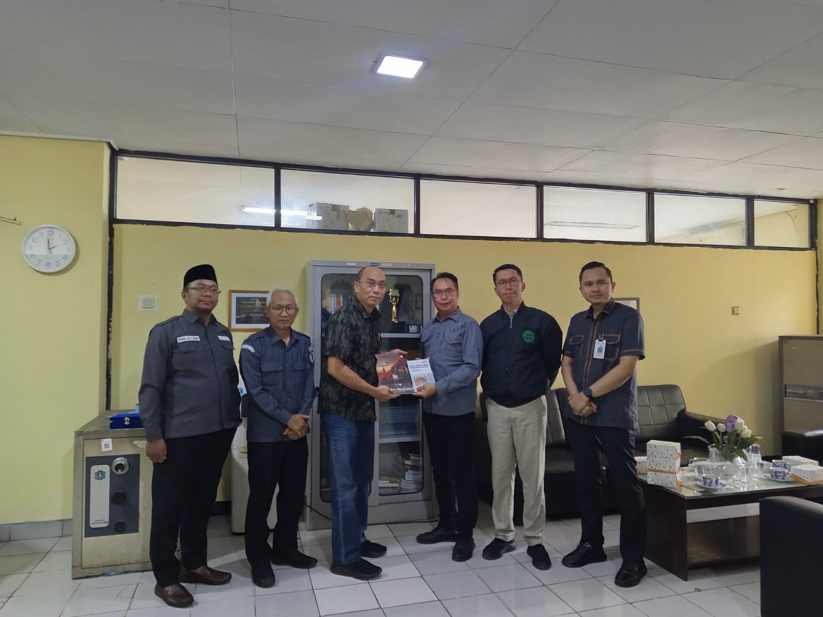 Perkuat Sinergi Kelembagaan, Bawaslu Jaktim Terima Kunjungan Kasuban Kesbangpol