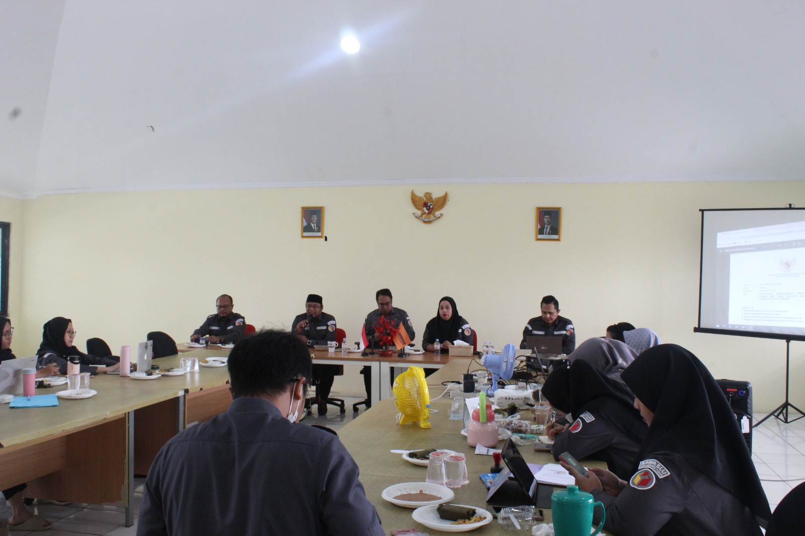 Rapat Koordinasi mengenai Permintaan Dokumentasi Video Praktik Baik  (Best Practice) dan Capaian Kinerja  Bawaslu kota jakarta timur
