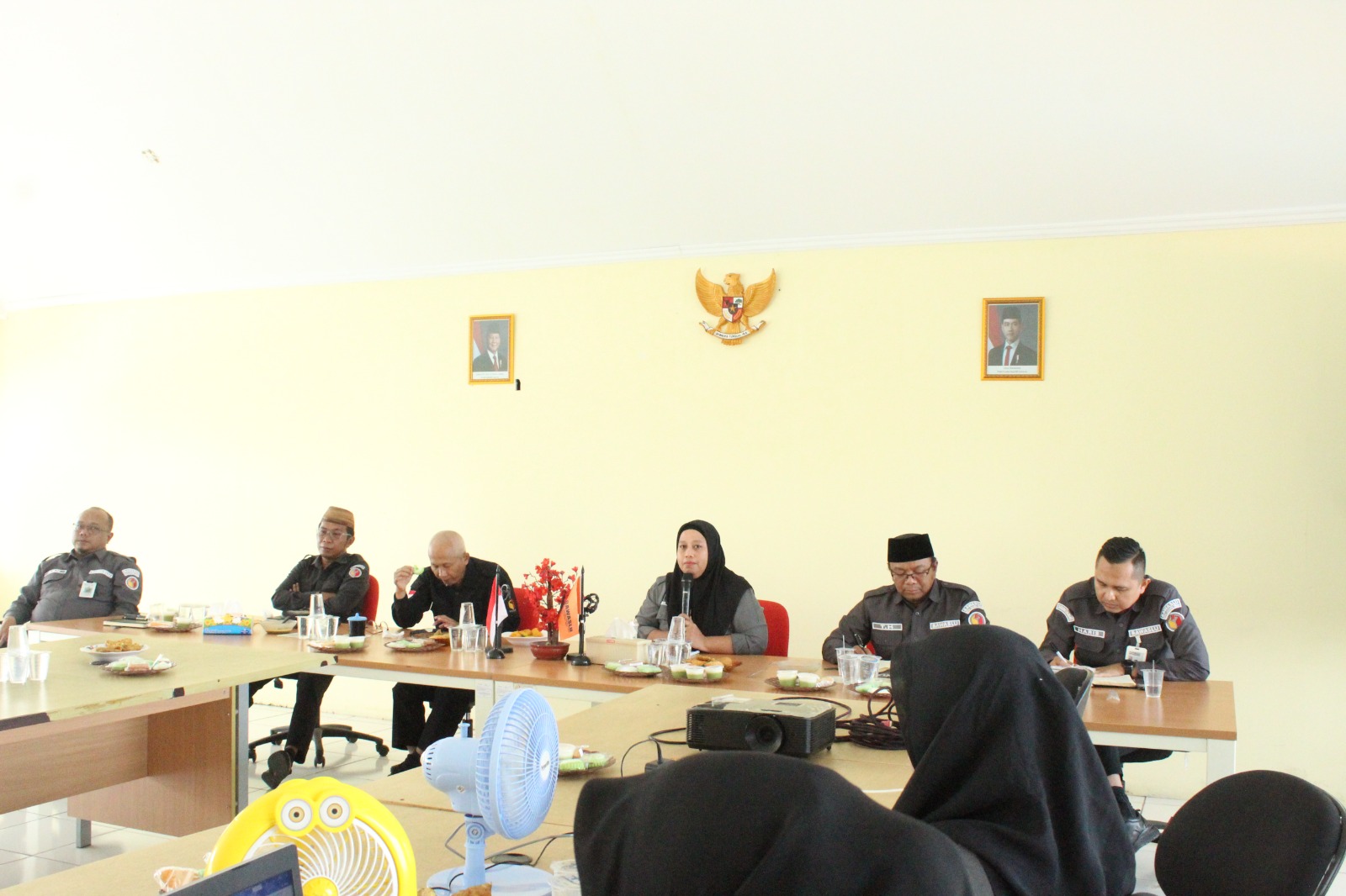 Rapat Manajemen SDM Pengawas dan Kesekretariatan, Bawaslu Jakarta Timur Perkuat Kinerja dan Koordinasi Internal
