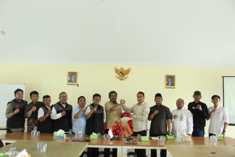 Bawaslu Jakarta Timur dan FKDM Teken MoU, Perkuat Konsolidasi Demokrasi