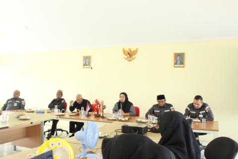 Rapat Manajemen SDM Pengawas dan Kesekretariatan, Bawaslu Jakarta Timur Perkuat Kinerja dan Koordinasi Internal