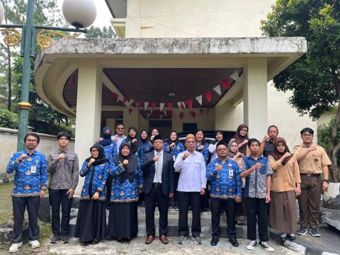 Bawaslu Jakarta Timur Gelar Upacara Peringatan Hari Kebangkitan Nasional ke-118 Tahun 2026