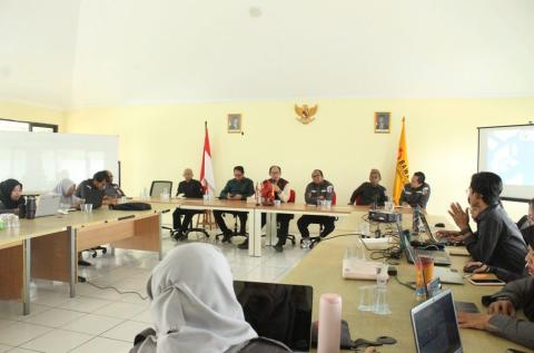 Bawaslu Jakarta Timur Evaluasi Kehumasan dan Matangkan Penyusunan Buletin