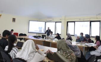 Klinik Hukum Edisi Pertama, Bawaslu Jakarta Timur Perkuat Kapasitas Pengawas Pemilu