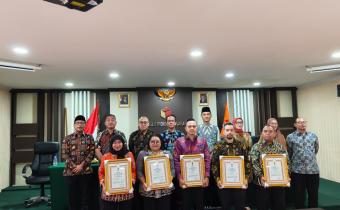 Bawaslu Jaktim Hadiri Monev Triwulan I, Haris Dharma Persada Terima Penghargaan Pengabdian ASN