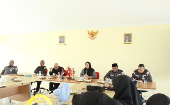 Rapat Manajemen SDM Pengawas dan Kesekretariatan, Bawaslu Jakarta Timur Perkuat Kinerja dan Koordinasi Internal